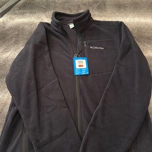 Men’s Columbia sweatshirt